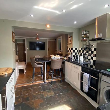 Outskirts Of Ulverston, Entire Cottage - Sleeps 4 Buitenkant foto